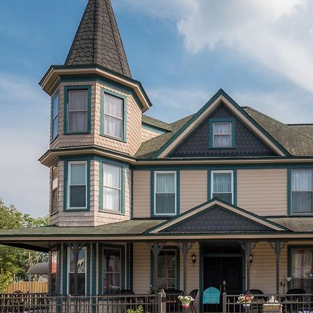 كولونيال Dennison Street Inn, B & B المظهر الخارجي الصورة