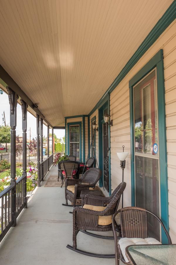 كولونيال Dennison Street Inn, B & B المظهر الخارجي الصورة