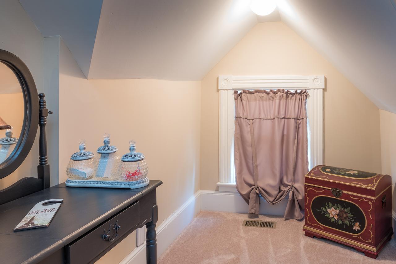 كولونيال Dennison Street Inn, B & B المظهر الخارجي الصورة