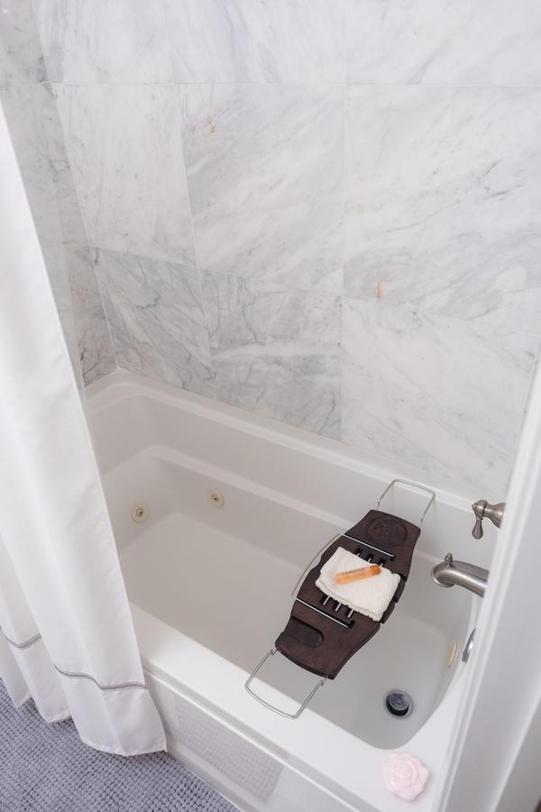 كولونيال Dennison Street Inn, B & B المظهر الخارجي الصورة
