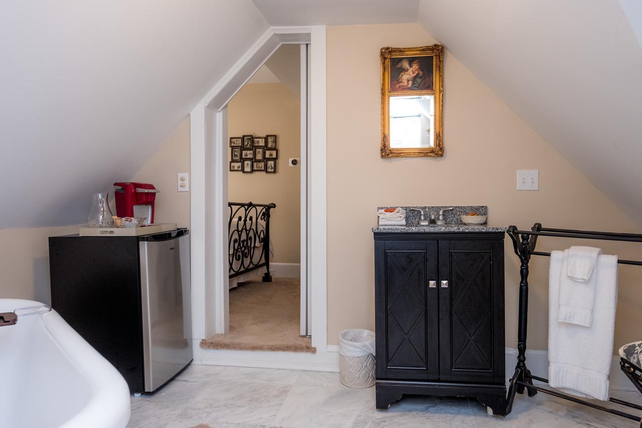 كولونيال Dennison Street Inn, B & B المظهر الخارجي الصورة